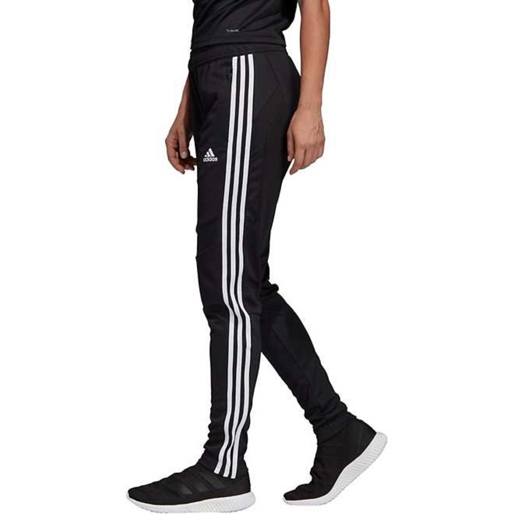 Adidas 3 Stripe track pants 🤍